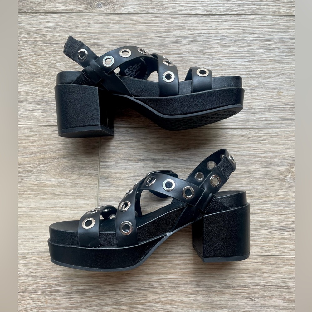 AEROSOLES Black Platform Sandals - Picture 3 of 7